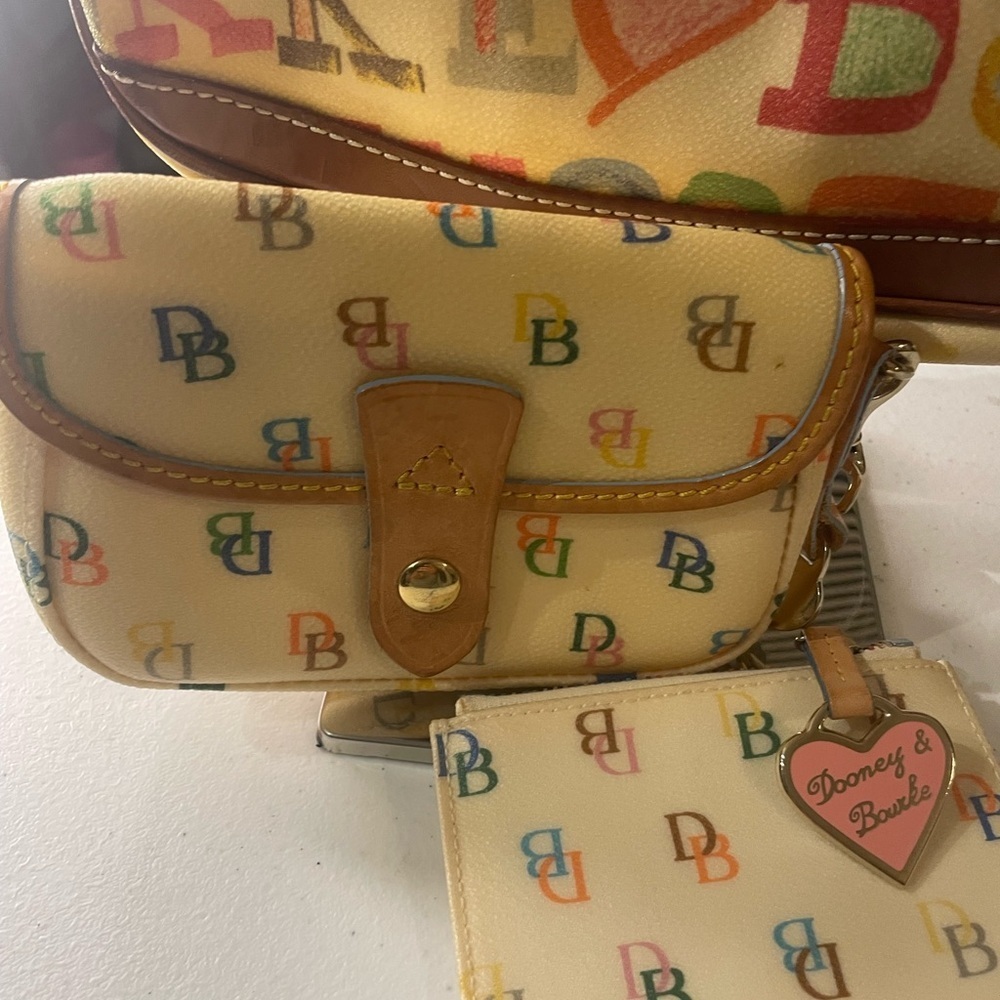 Y2K Dooney & Bourke Crayon Letter Mini Bag Baguette with wristlet & coin purse - Picture 2 of 3